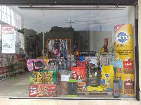 Tienda de mascotas y plantas
