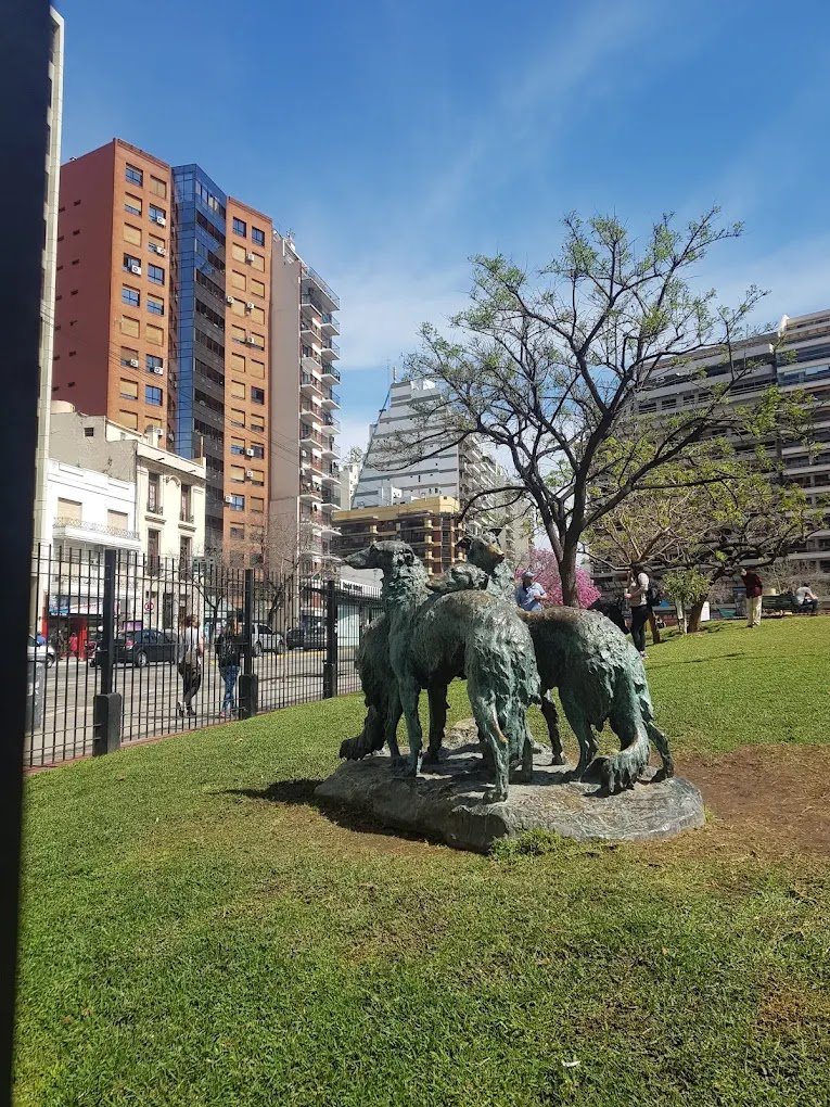 PLAZA DE LOS PERROS