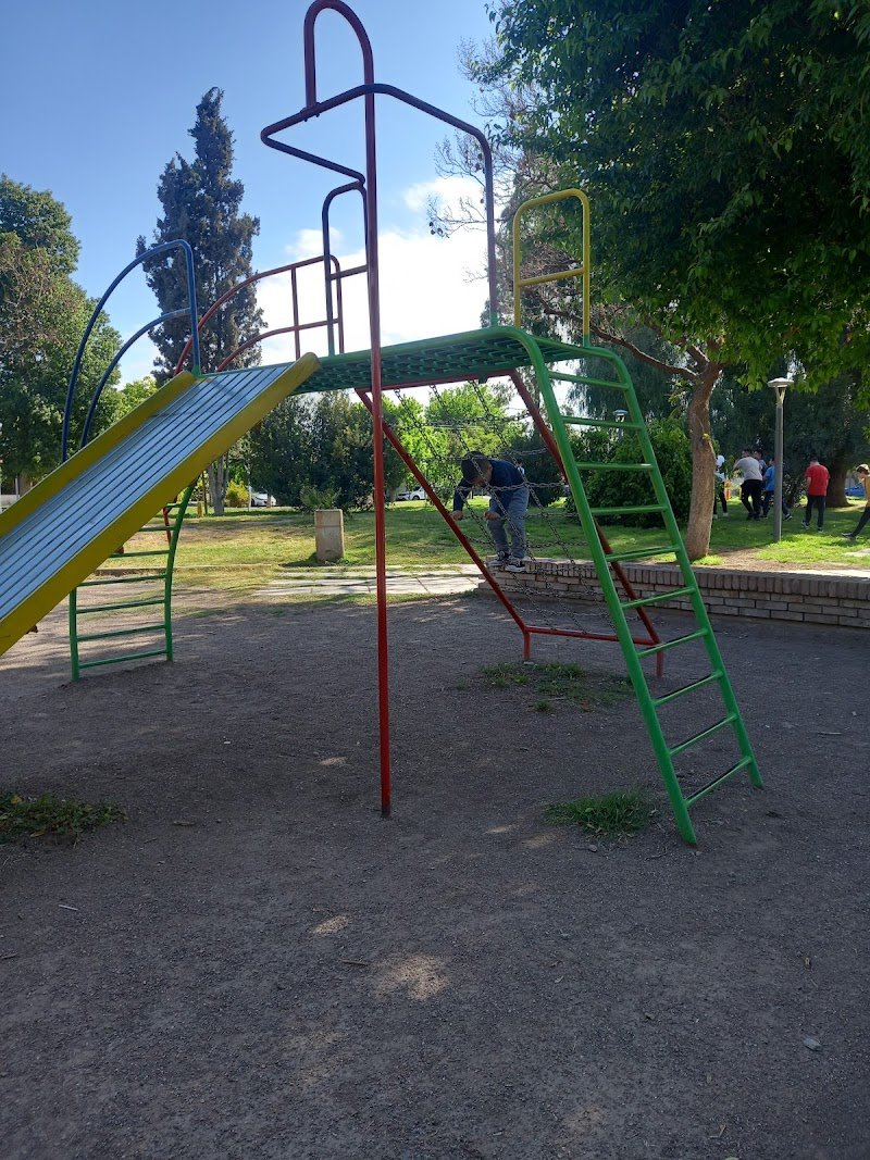 Plaza "PASCUAL PÉREZ"