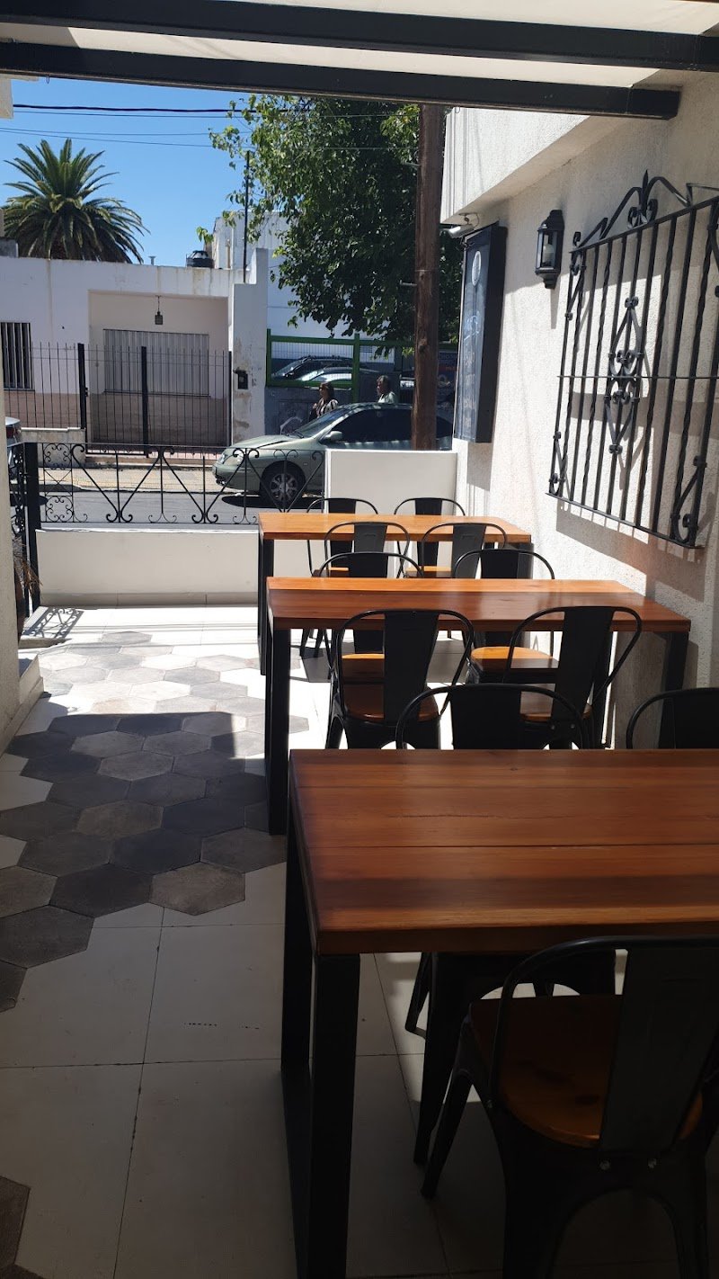 Aristides Resto Bar