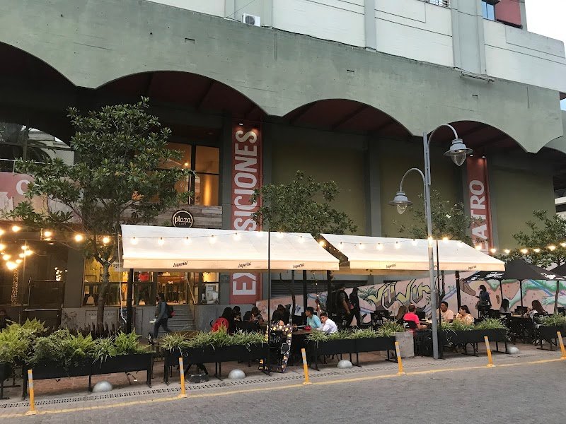 Plaza Café & Resto