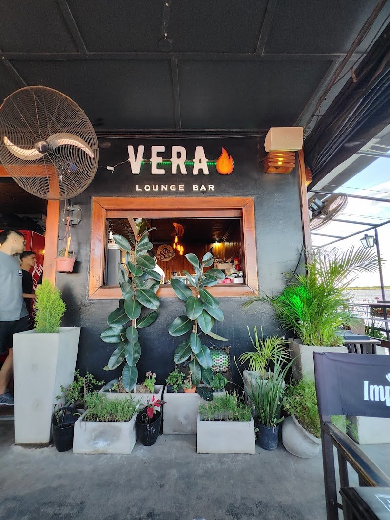 Vera lounge bar
